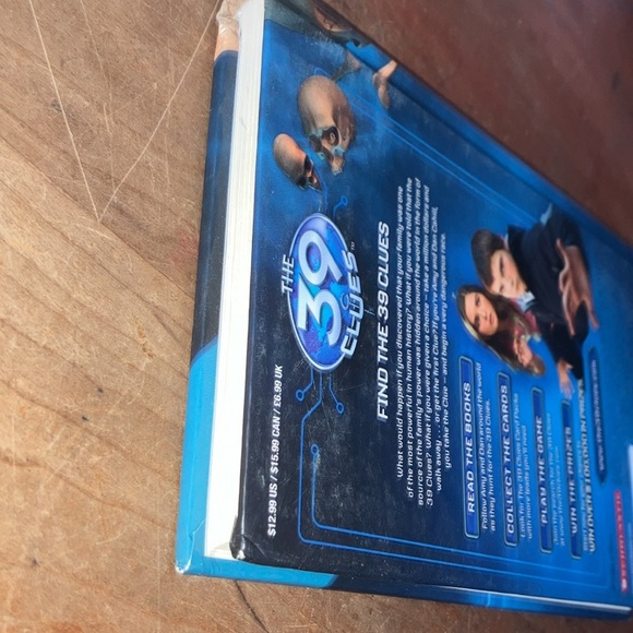 Book ONE The 39 Clues: the maze of bones by Rick Riordan - Picture 10 of 10